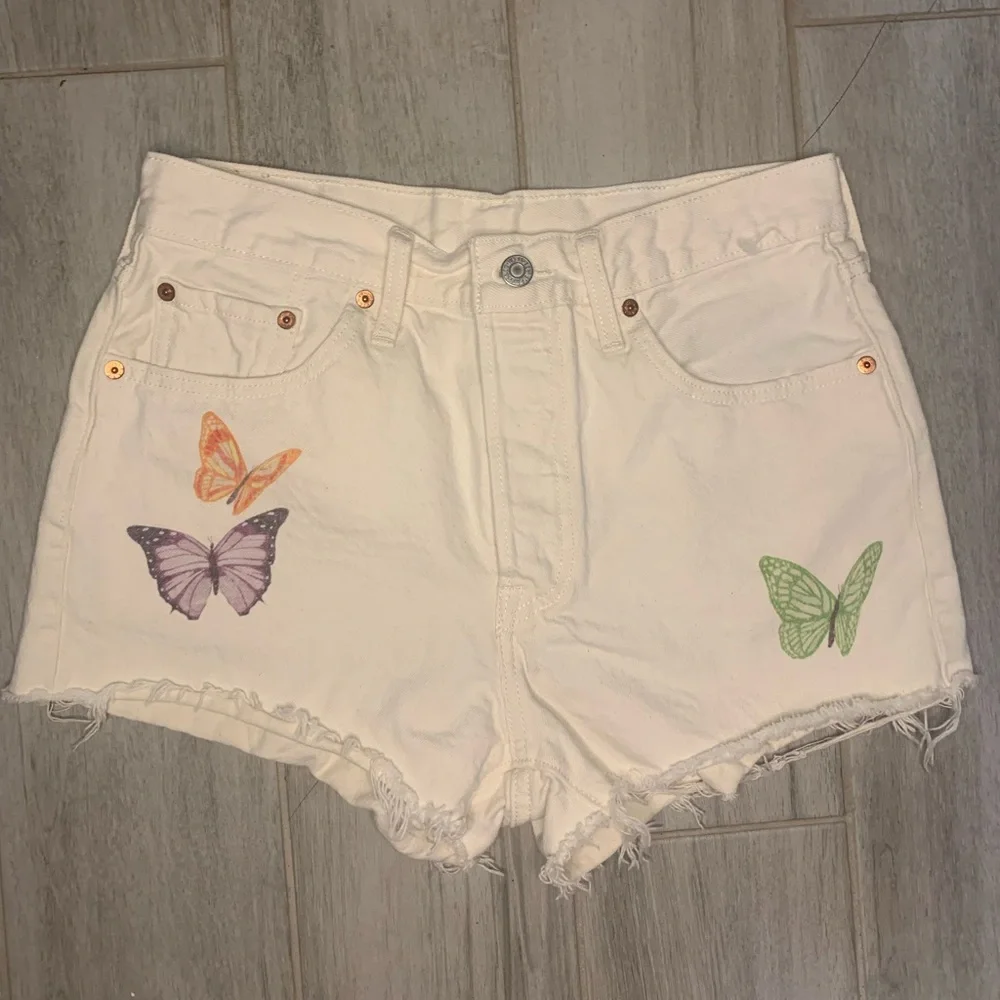 Levi's White Jean Shorts with Butterfly Design - Picture 1 of 4